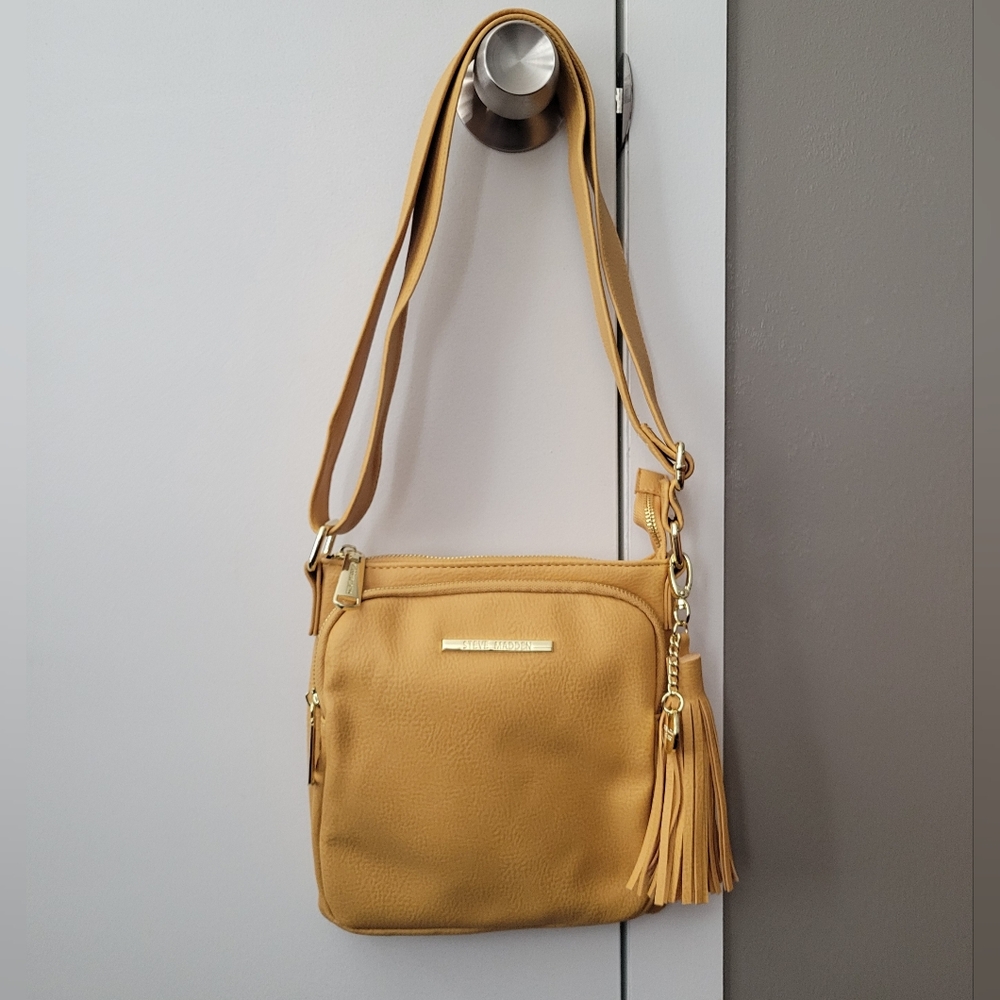 Steve Madden yellow crossbody bag purse